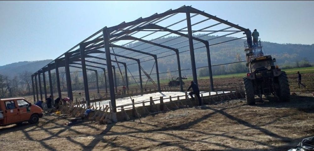 Vand și construiesc hale metalice