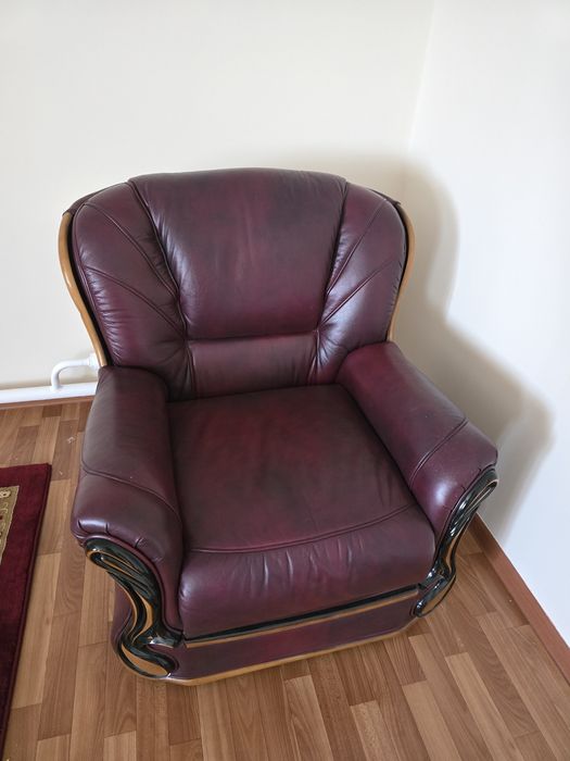 Кожаный диван б/у