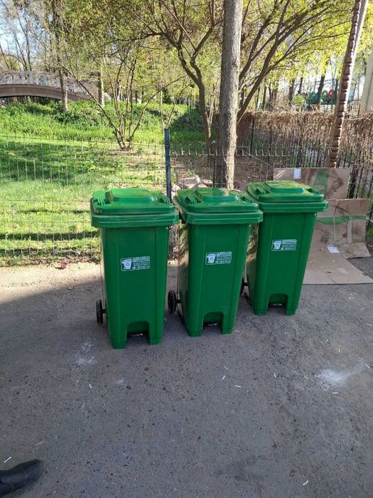 Мусорные баки пластиковые в наличии