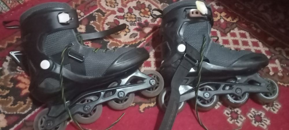 Срочно продам роликовые коньки