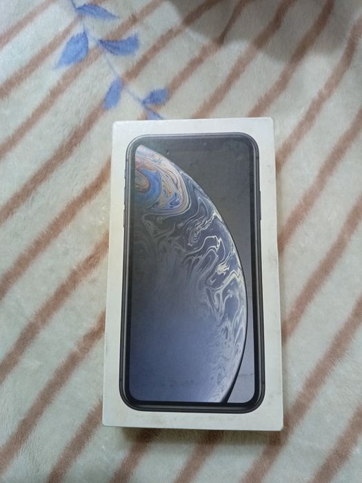 Продается iPhone XR