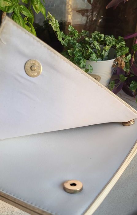 Poseta plic dantelat alb cu auriu