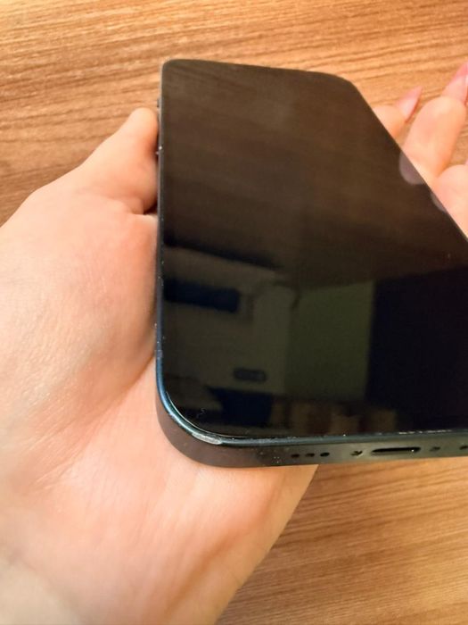 Продам Iphone 13 black