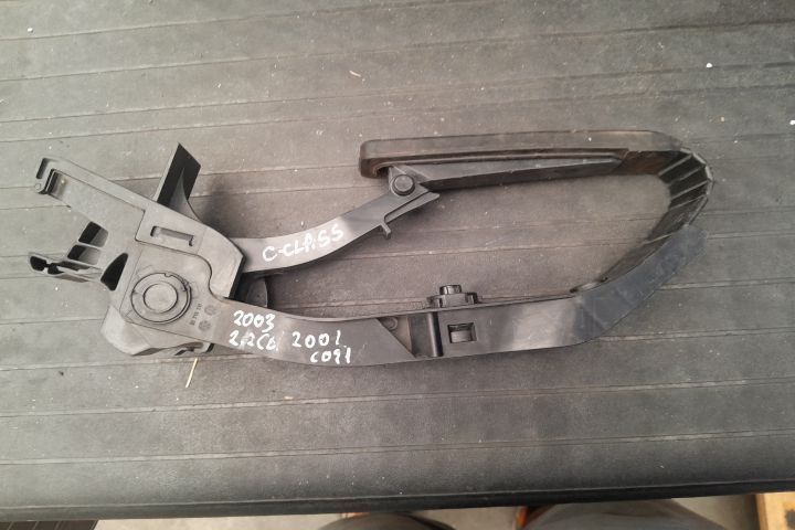 Pedala acceleratie A2113000404 A2113000404 Mercedes-Benz C-Class W204