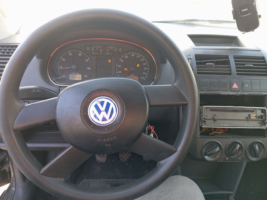 Продавам VW Polo 9n 1.2 На Части