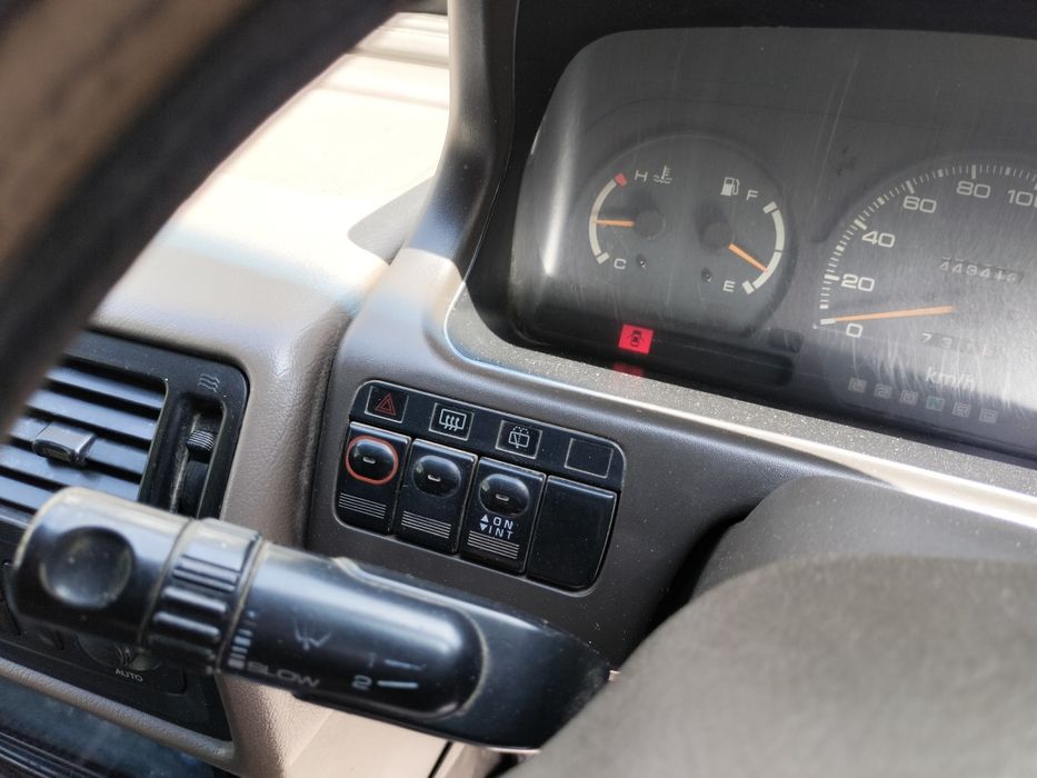 Продам минивэн Mitsubishi Chariot 2 л