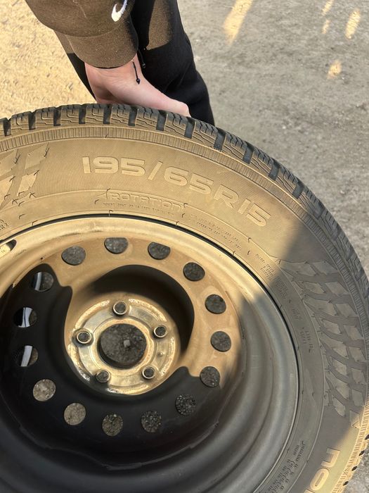 4 зимни гуми WR SNOWPROOF 195/65R15