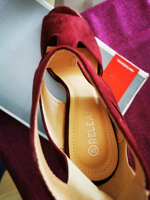 sandale decupate reserved