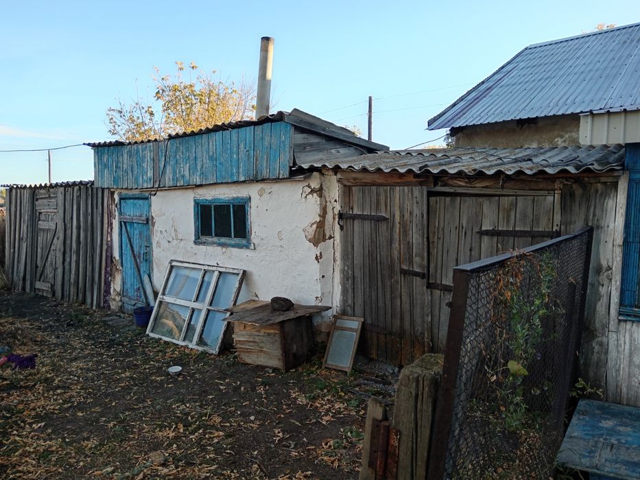 Продам дом тёплый 2 огорода постройки и тд