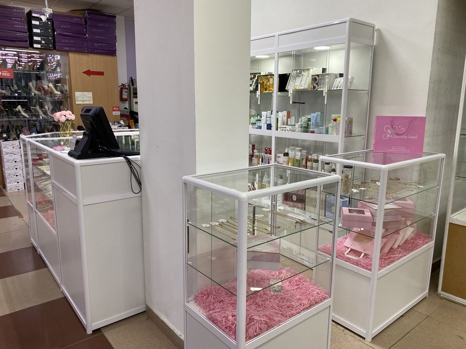 Срочно продам витрины, оборудование «островок»