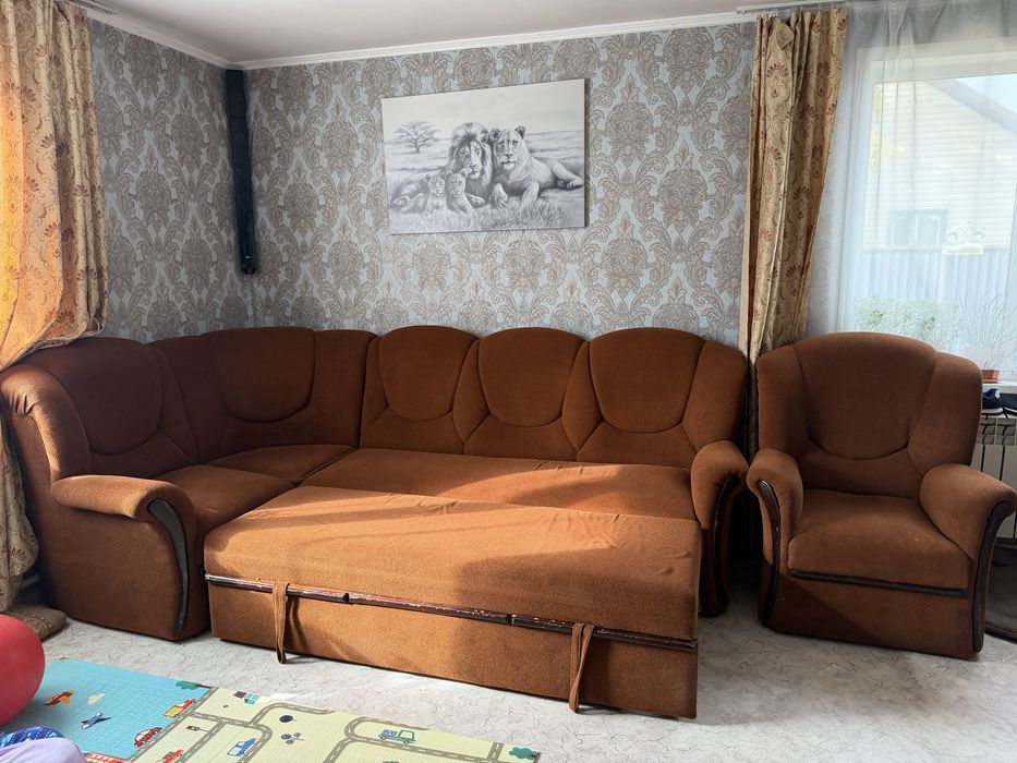 Продам диван угловой с креслом