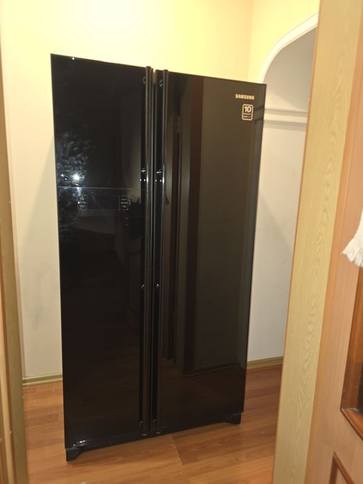 Холодильник    Samsung