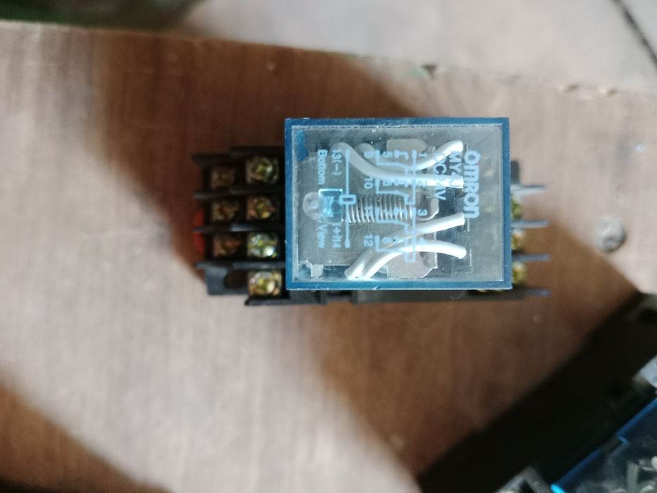 Продам промеж.реле,конденсатор,драйвер.