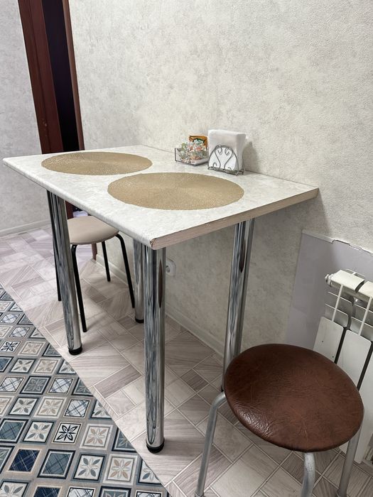 Продам стол со стульями