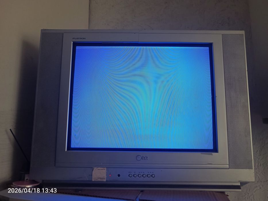 Продам старый телевизор LG