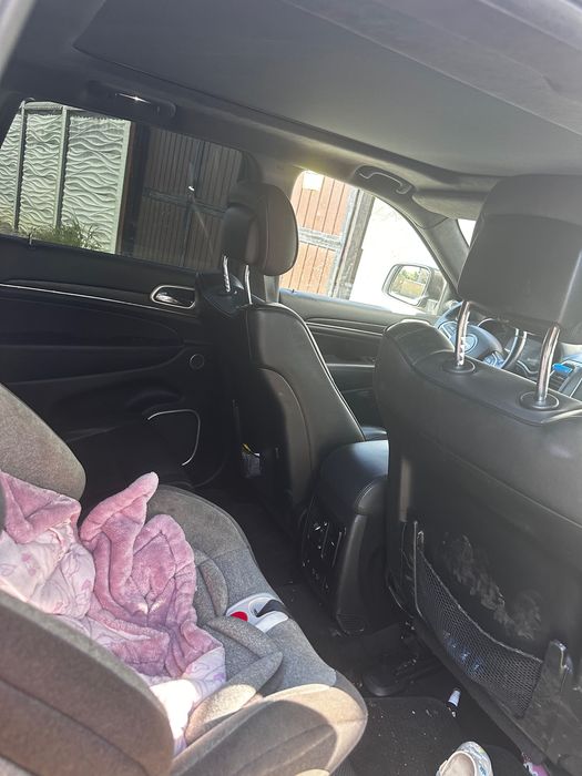 Jeep grand cherokee summit Astept oferte din partea voastră accept și schimb la alt preț