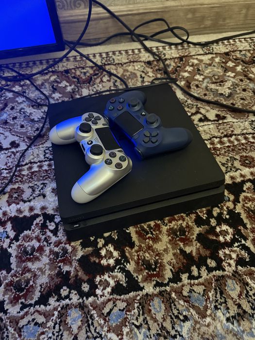 Playstation 4 slim