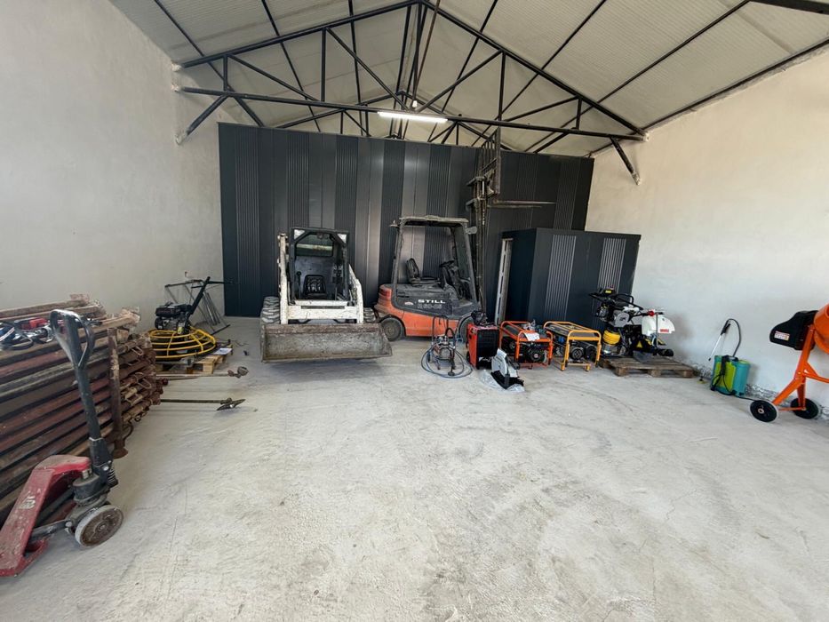 Inchiriem utilaje , scule ,echipamente pt constructii ,remorci ,masini