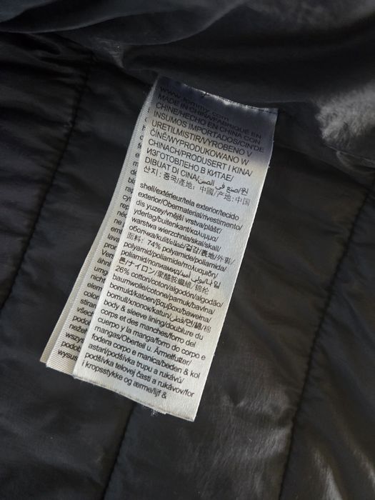 Geaca hilfiger,  marimea M,  stare foarte bună,  preț 230 roni