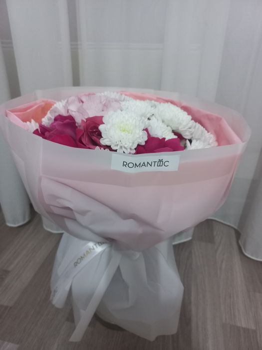 Цветы  розы свежие