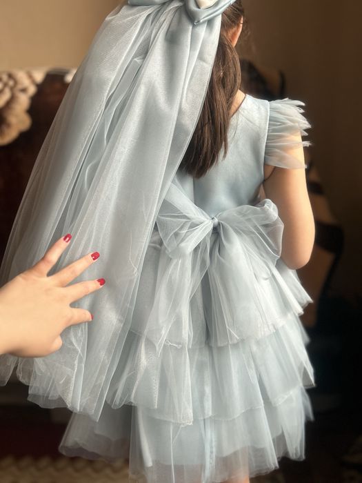 Платье новая на 7 лет