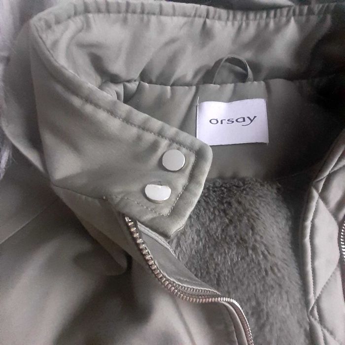 Geacă de damă, cu glugă cu blăniță, Orsay, verde olive, mărimea 38