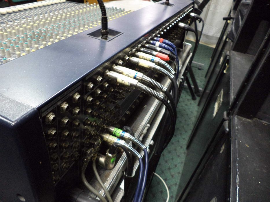 Live&Studio Performance,  Behringer Eurodesk 9000, 48 24 inputs in-line, cu Case