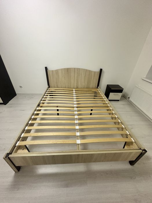 Двуспальная кровать 165x210