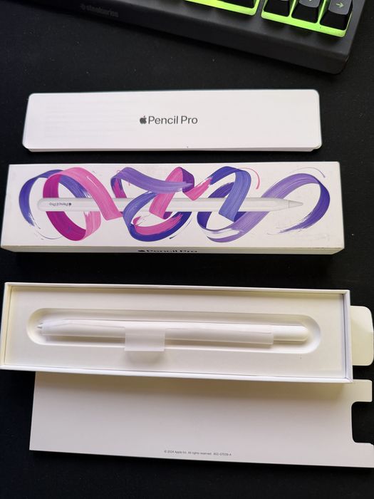 Apple Pencil Pro original, in cutie
