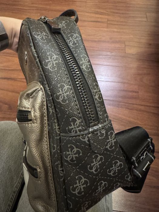 Ghiozdan marime mica guess