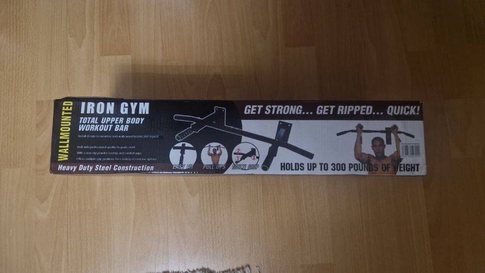 Турник настенный