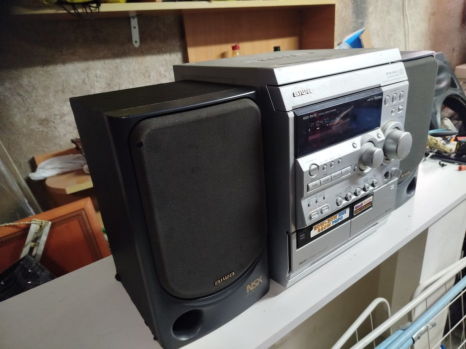 Аудиосистема aiwa с колони