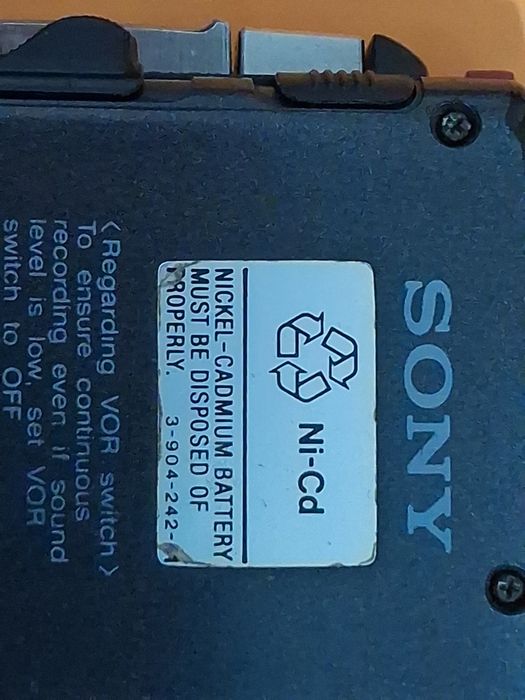 Диктофон SONY,  нуждае се от римък.