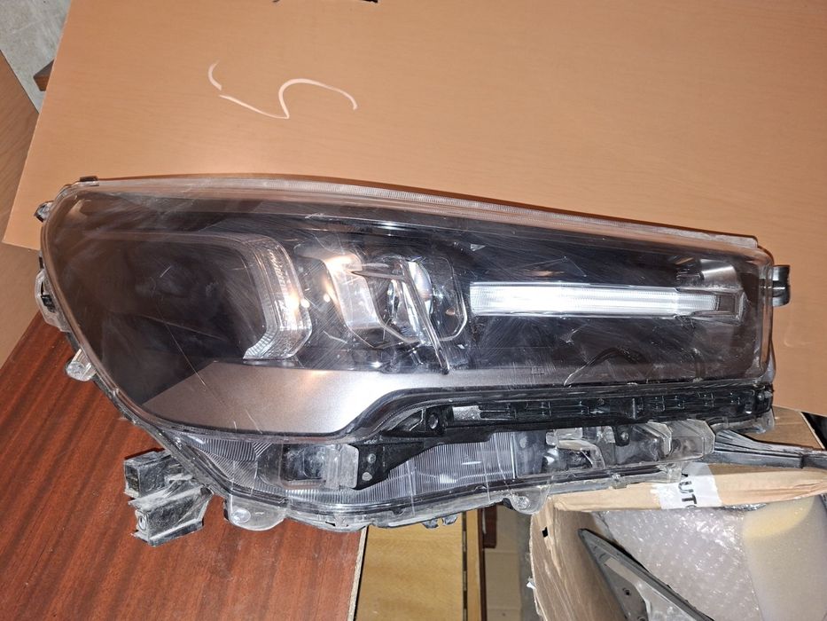 ДЕСЕН ФАР Toyota HIlux 81110-0KX21  2021-2025
