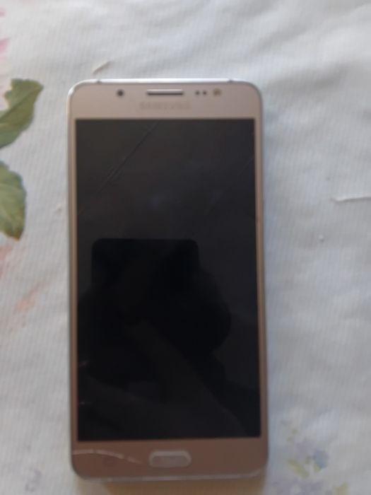 Телефон самсунг J5