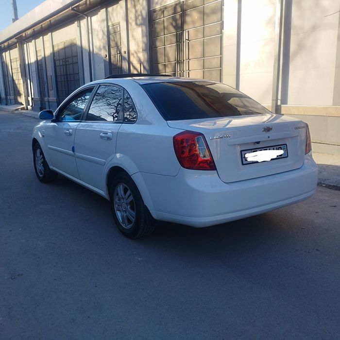 Lasetti 1.6 sotiladi gazda