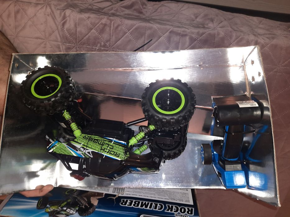Masina 4×4 cu telecomanda noua, sigilata