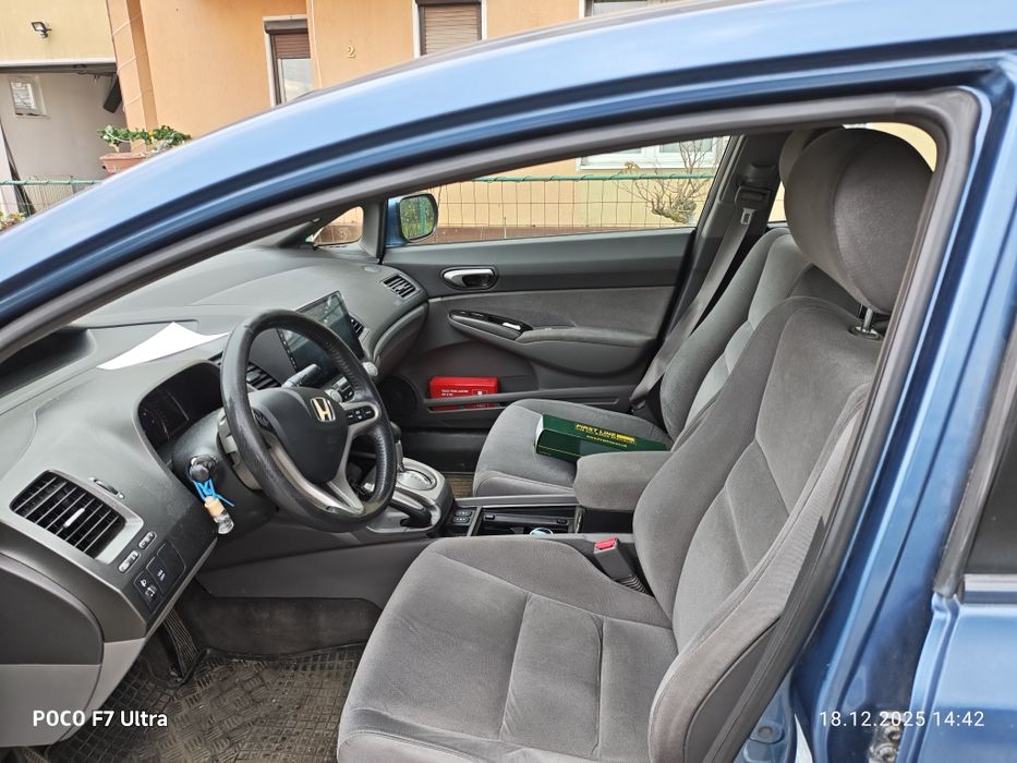 Vând Honda Civic Hybrid 1.3