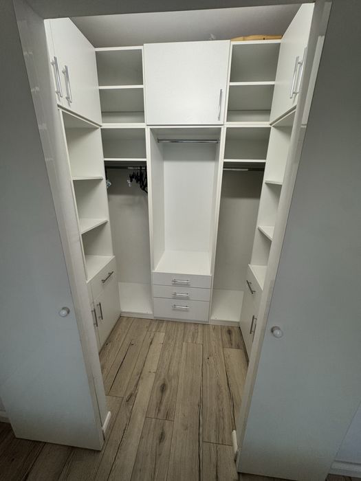 Inchiriez apartament cu 3 camere Alexandru Cel Bun