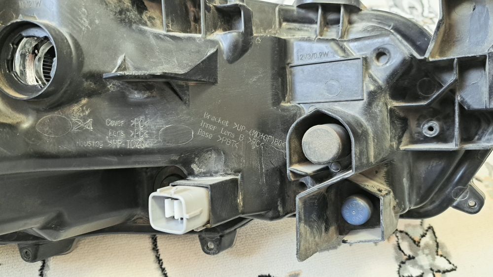 Toyota Corolla фара e210