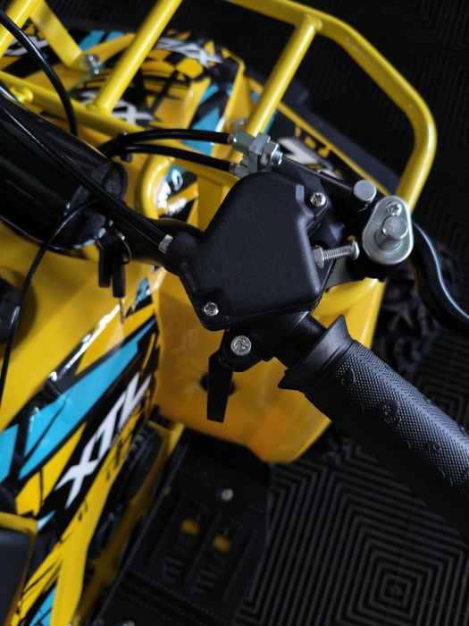 ATV XTL Hummer pentru Copii pe Benzina de 49cc in 2 Timpi roti pe 6 inch Nou adus din Germania