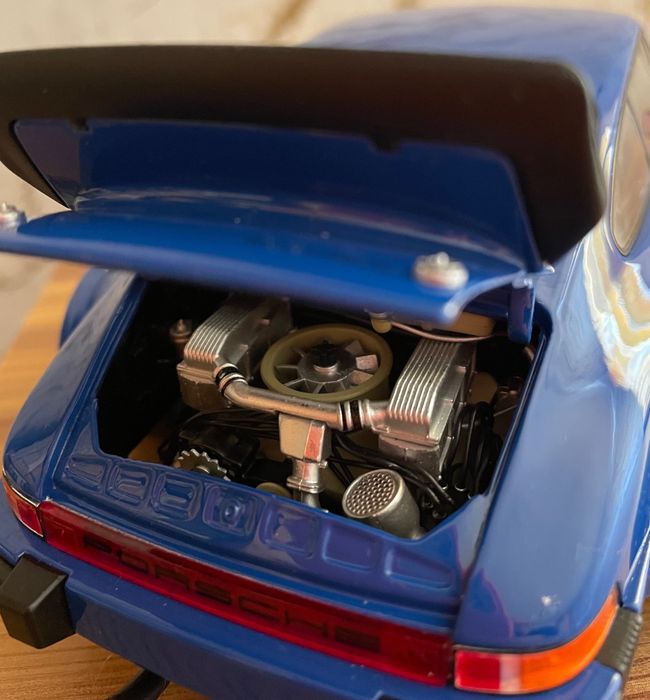 Porsche 934 RSR Schuco Мащаб 1:18