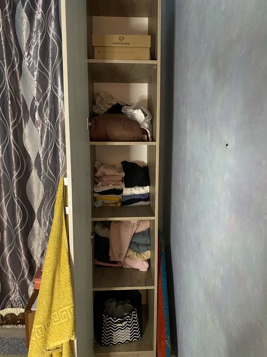 Продам шкаф пенал