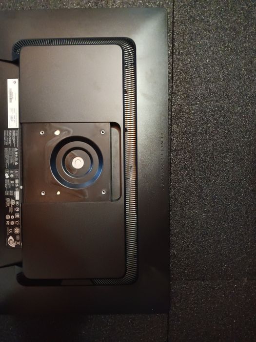 Запазен монитор HP EliteDisplay 23 инча Full HD модел E231