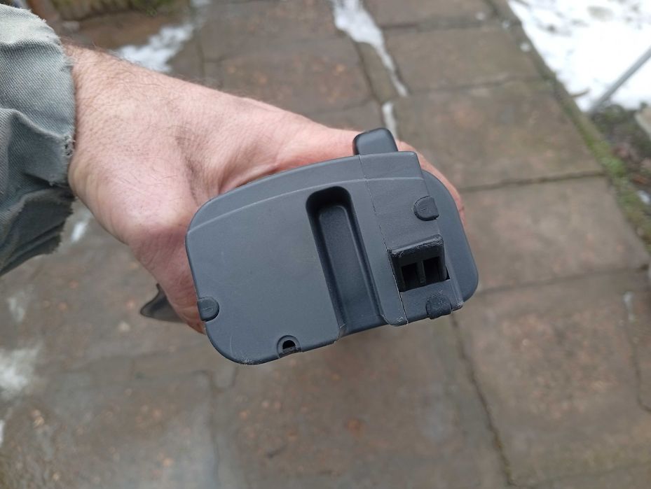 Продавам щора за багажник за Сеат Алхамбра