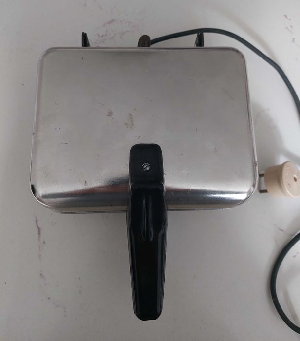 Вафельница Электровафельница