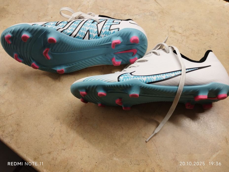 Футболни  Обувки Бутонки NIKE