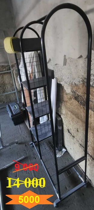 Продам вешалки 2шт