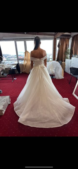 VAND Rochie mireasa tip printesa