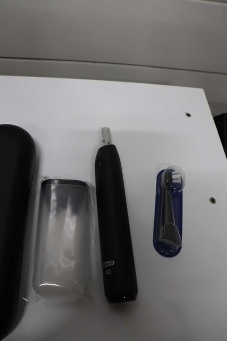 Електрическа четка за зъби Oral-B iO 2 Черна 3 режима на почистване Меко и тихо четкане